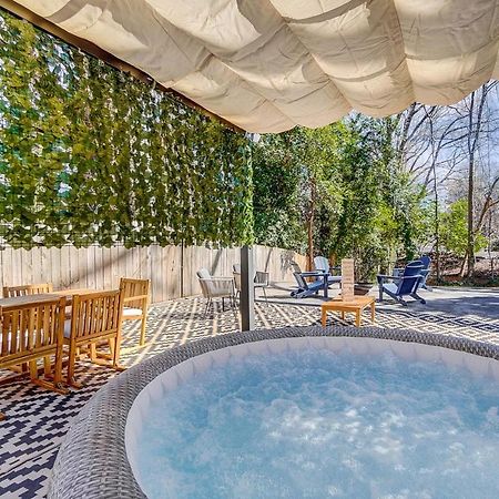 Cozy House W Hot Tub & Big Yard Charlotte Ngoại thất bức ảnh